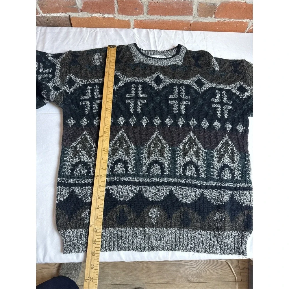 Vintage Michael Gerald Men's 100%-Acrylic Geometric‎ Pattern Sweater (Large)